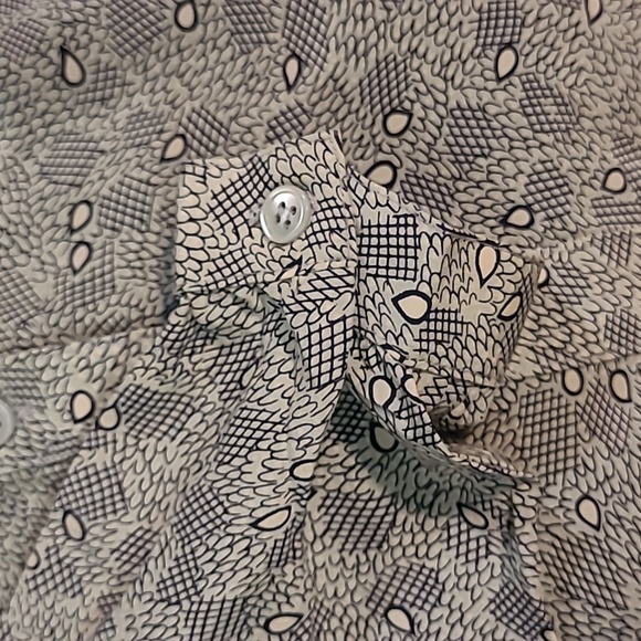 VINTAGE 100% Silk Blouse, Made in Hong Kong - Picture 3 of 10